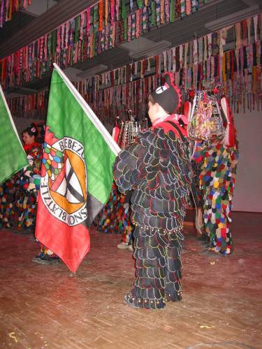 P1010129_2_5978_Bueeble mit Fahne.jpg