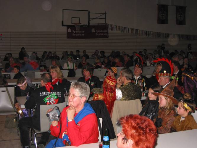 P1010130_3_5990_Blick in die Halle.jpg